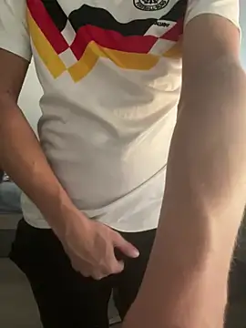 Snapshot of YorSexboy777 chatting on 04.06.26 YorSexboy777 online show from 04.06.26