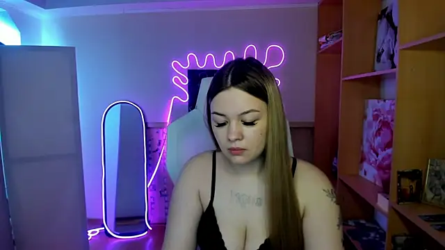 Snapshot of AmeliePeach chatting on 04.25.26 AmeliePeach online show from 04.25.26