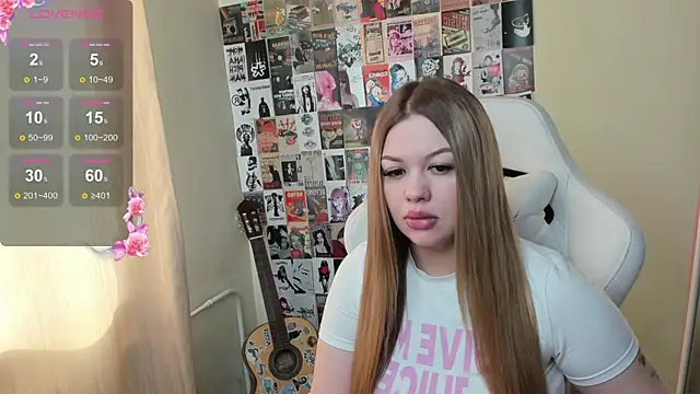 Snapshot of AmeliePeach chatting on 05.08.26 AmeliePeach online show from 05.08.26