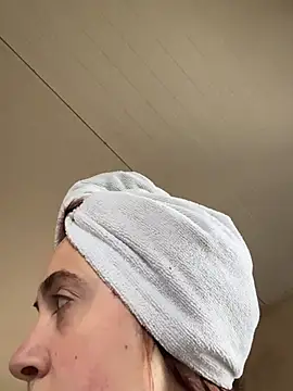 Snapshot of lilocababy chatting on 04.08.26 lilocababy online show from 04.08.26