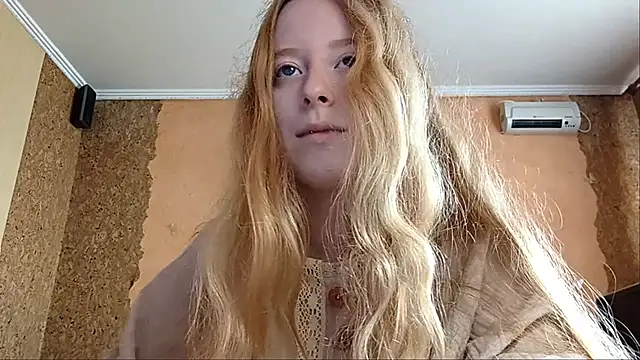 Snapshot of KateVibe_01 chatting on 06.20.26 KateVibe 01 online show from 06.20.26