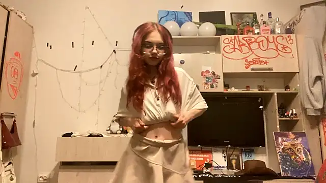 Snapshot of RedHeadCat chatting on 04.08.26 RedHeadCat online show from 04.08.26