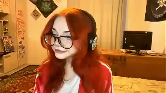 Snapshot of RedHeadCat chatting on 05.11.26 RedHeadCat online show from 05.11.26