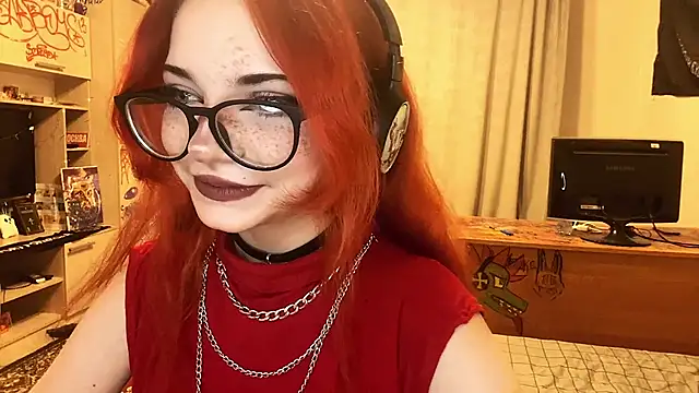 Snapshot of RedHeadCat chatting on 05.13.26 RedHeadCat online show from 05.13.26