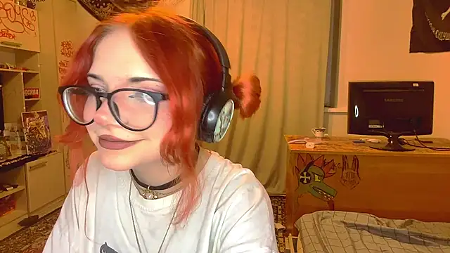 Snapshot of RedHeadCat chatting on 05.16.26 RedHeadCat online show from 05.16.26