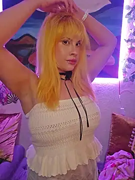ItsAuroraBorealis online show from 06.22.26