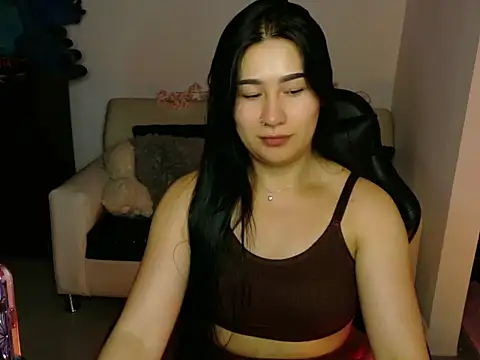 Snapshot of EvelynLeen_ chatting on 04.24.26 EvelynLeen online show from 04.24.26