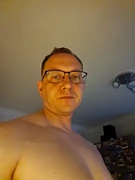 Snapshot of Adamus41 chatting on 04.05.26 Adamus41 online show from 04.05.26