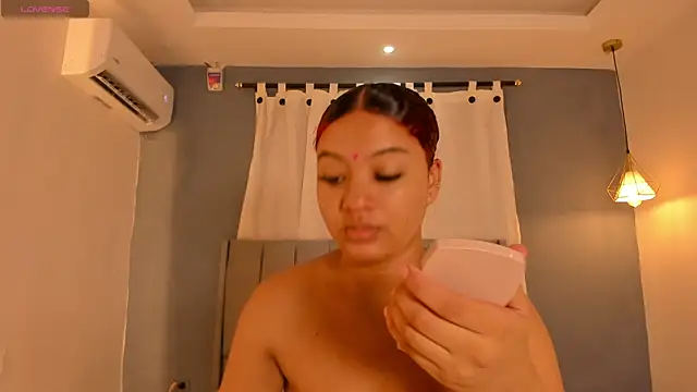 Snapshot of sweetkimmie_ chatting on 04.18.26 sweetkimmie online show from 04.18.26
