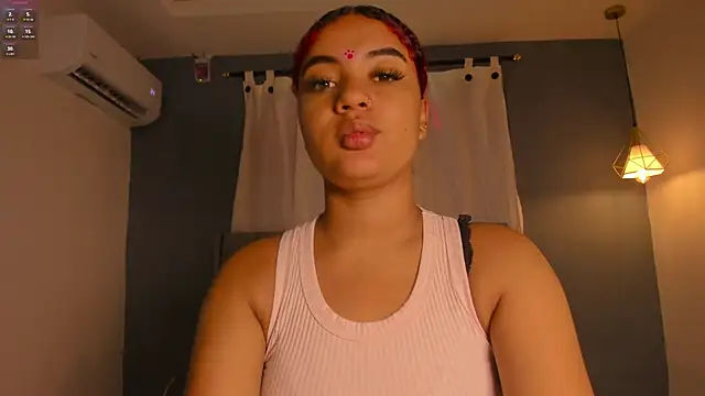Snapshot of sweetkimmie_ chatting on 04.19.26 sweetkimmie online show from 04.19.26