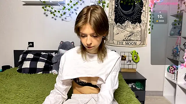 LunaBless online show from 04.11.26