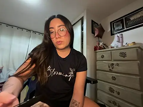 vampiralatina online show from 05.17.26