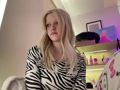 StellinaLuna online show from 04.14.26