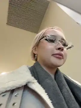 Snapshot of pink_medi1 chatting on 04.12.26 pink medi1 online show from 04.12.26