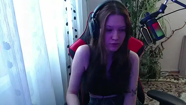 PunyKnee online show from 04.28.26