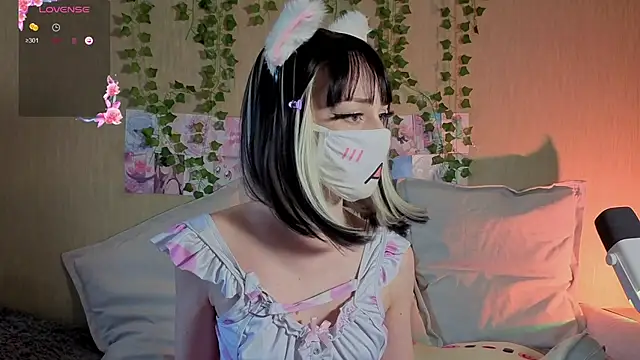 LunaNyanmi online show from 06.03.26