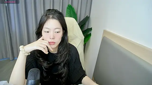 Snapshot of yizhixiaolulu chatting on 04.08.26 yizhixiaolulu online show from 04.08.26