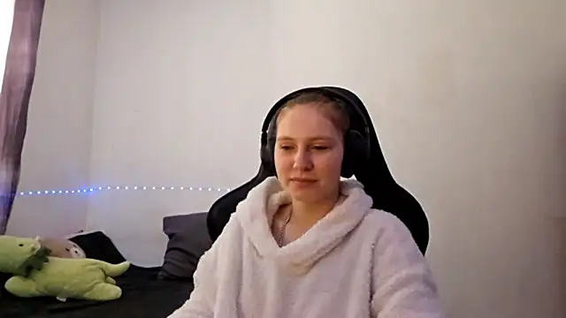 Snapshot of WesleyFrohling chatting on 04.08.26 WesleyFrohling online show from 04.08.26