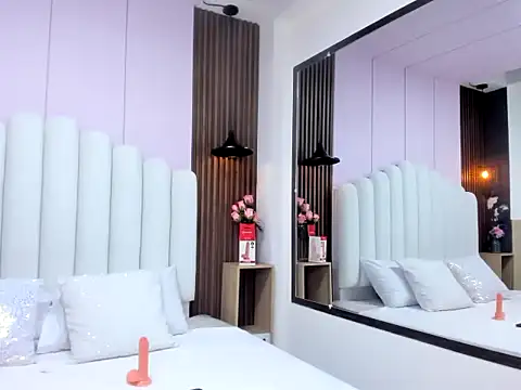 Snapshot of AlesaKinky chatting on 04.08.26 AlesaKinky online show from 04.08.26