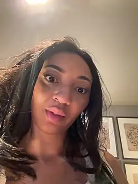 Leah-Lux online show from 04.09.26