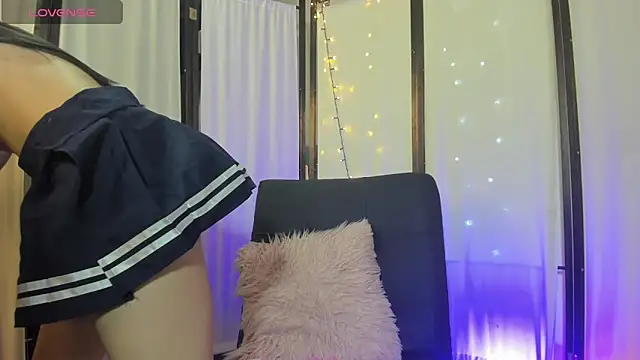 JadeMills2 online show from 04.12.26