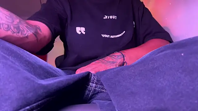 Snapshot of 77_Tonny chatting on 04.10.26 77 Tonny online show from 04.10.26