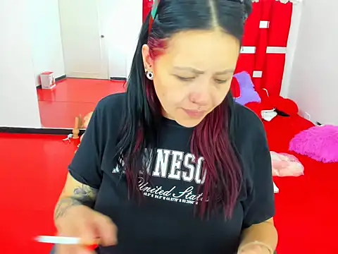 scarlett red 1 online show from 05.31.26