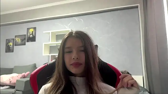 Snapshot of Julllesimons chatting on 04.07.26 Julllesimons online show from 04.07.26