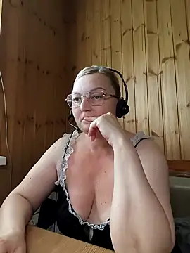 Snapshot of White-Chocolatte chatting on 05.07.26 White-Chocolatte online show from 05.07.26
