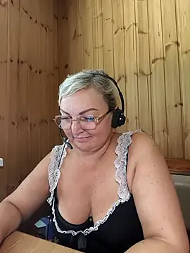 Snapshot of White-Chocolatte chatting on 06.26.26 White-Chocolatte online show from 06.26.26