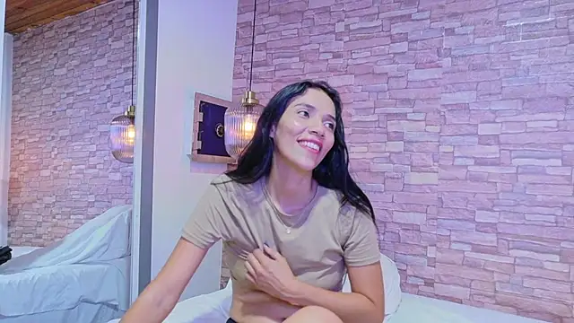 martina thompson  online show from 04.07.26