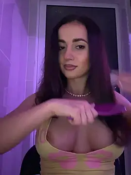 Snapshot of KarolDolly05 chatting on 06.03.26 KarolDolly05 online show from 06.03.26