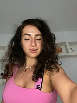 Snapshot of KarolDolly05 chatting on 07.28.26 KarolDolly05 online show from 07.28.26