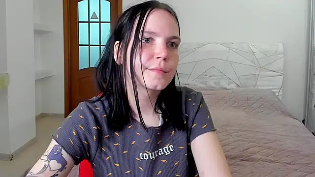 Snapshot of Kitty_Lilit_ chatting on 04.07.26 Kitty Lilit online show from 04.07.26