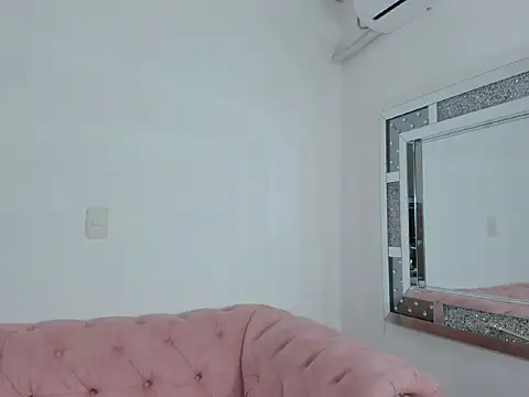 Saarahfoxx online show from 04.15.26