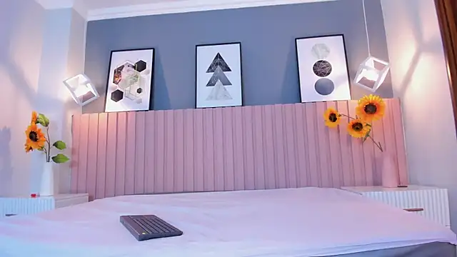 mia fox 1 online show from 04.13.26