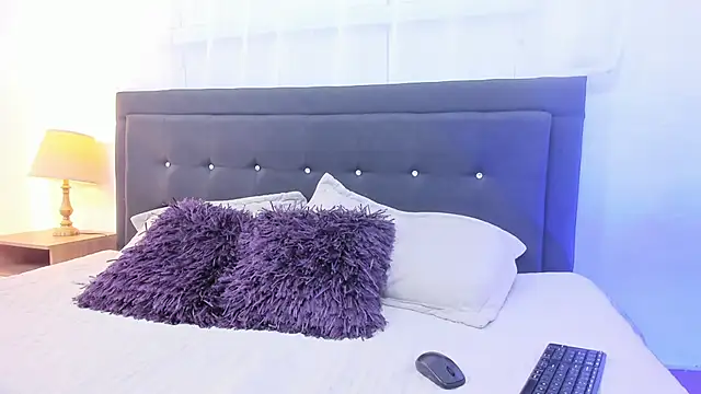 NatashaDiamond online show from 04.28.26