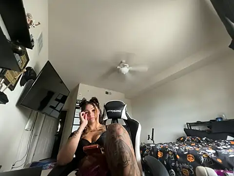 Tattedphoenix online show from 06.25.26