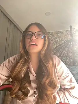 Snapshot of Ambar_Zaf chatting on 05.28.26 Ambar Zaf online show from 05.28.26