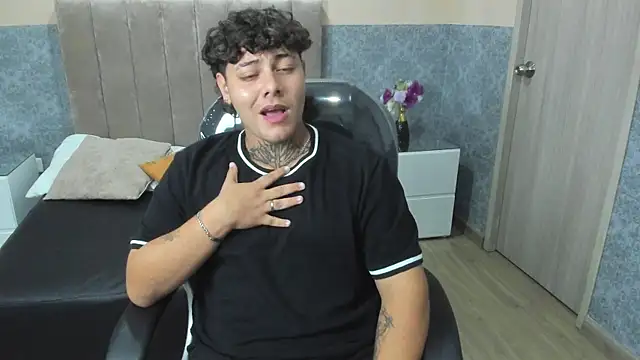 Snapshot of DAMON_SALVATTORE chatting on 04.09.26 DAMON SALVATTORE online show from 04.09.26