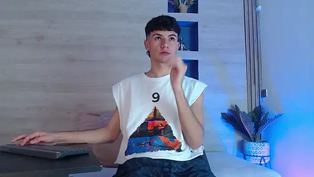 Logan Steel online show from 07.07.26