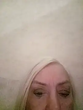 Snapshot of Julia20X chatting on 04.11.26 Julia20X online show from 04.11.26