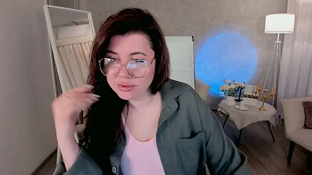 TheaCassian online show from 04.17.26