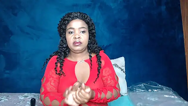 Snapshot of CaramelBaddie16 chatting on 05.31.26 CaramelBaddie16 online show from 05.31.26