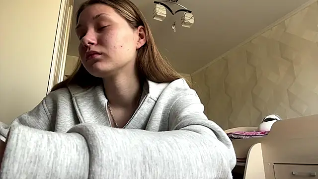 Snapshot of UncaringArtery chatting on 04.14.26 UncaringArtery online show from 04.14.26