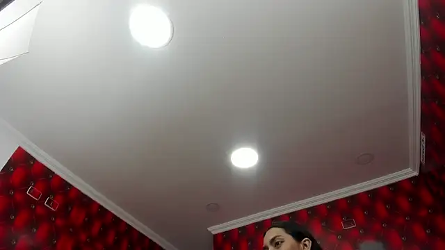 Kiara Skinny online show from 04.12.26