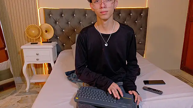 Twink Sebas7 online show from 07.02.26