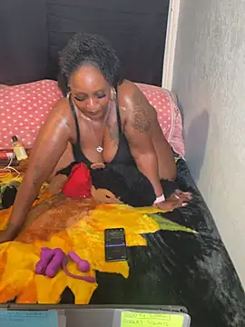 Snapshot of miidnightmonroe chatting on 04.12.26 miidnightmonroe online show from 04.12.26