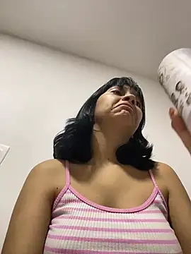 Snapshot of xoxo_anny chatting on 04.10.26 xoxo anny online show from 04.10.26