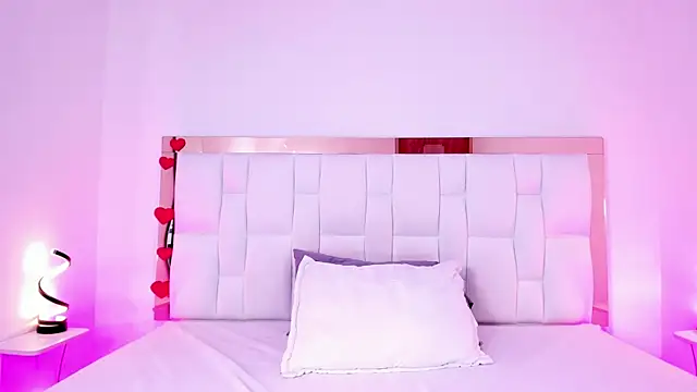 Madeline curvy online show from 04.11.26